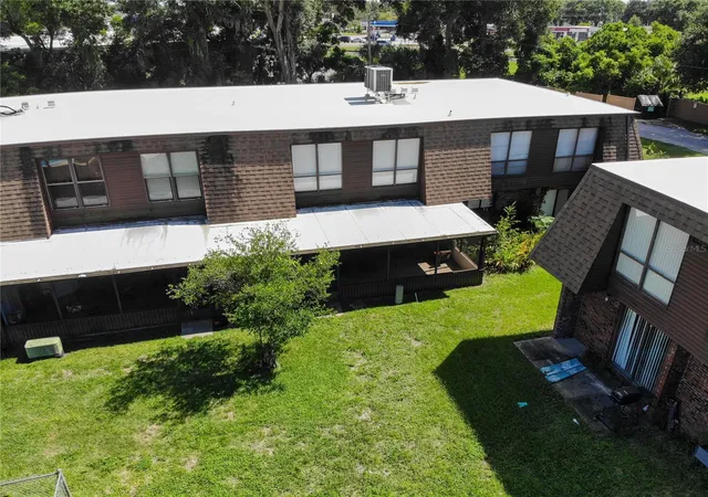 Photo 2 of Townhouse for sale at 1836 N Crystal Lake Dr #95, Lakeland, FL 33801 | MLS# L4954840 | Listing updated on 2026-09-15