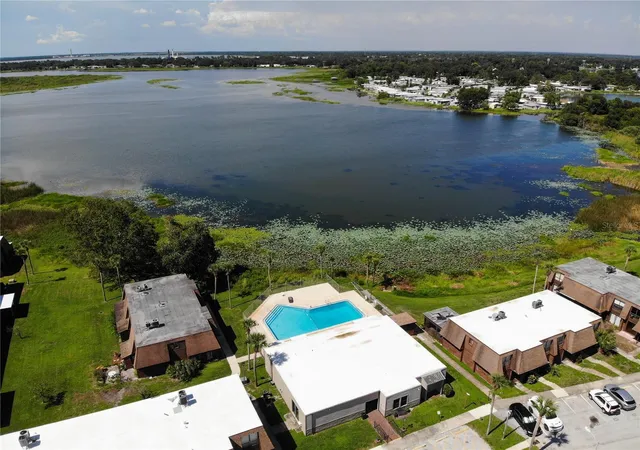 Photo 3 of Townhouse for sale at 1836 N Crystal Lake Dr #95, Lakeland, FL 33801 | MLS# L4954840 | Listing updated on 2026-09-15