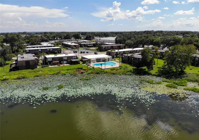Photo 2 of Townhouse for sale at 1836 N Crystal Lake Dr #95, Lakeland, FL 33801 | MLS# L4954840 | Listing updated on 2026-10-06