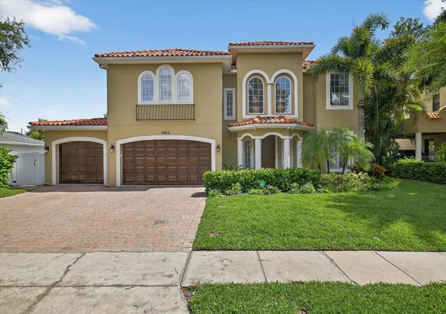 Homes for sale in Tampa, FL | 3904 W Santiago St, Tampa, FL 33629 | MLS# TB8412720