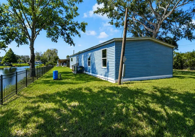 Photo 3 of Manufactured home for sale at 3380 Maple Ln, Haines City, FL 33844 | MLS# P4935717 | Listing updated on 2026-08-13