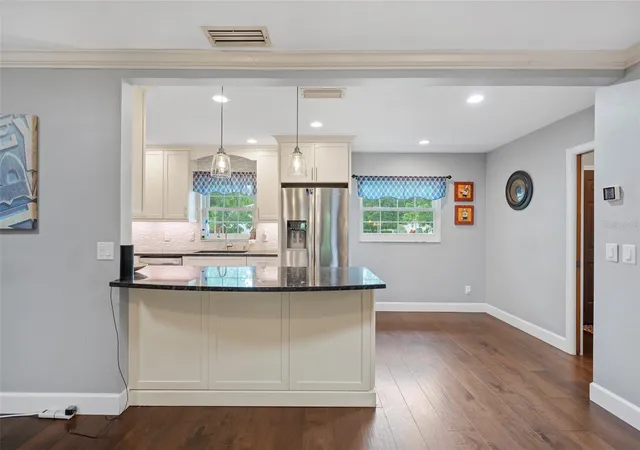 3rd image of 744 Cornwall Rd, Winter Park, FL 32792 | MLS# O6332168