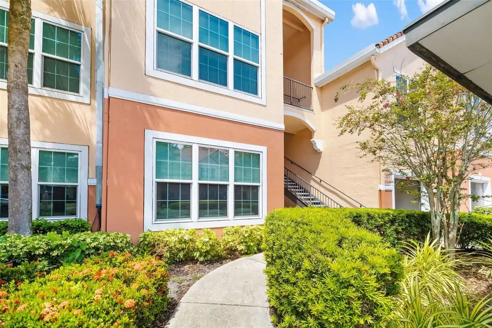 Listing Photo 2 - Condo for sale in 4142 Central Sarasota Pkwy located at 4142 Central Sarasota Pkwy, SARASOTA, FL 34238 - Unit #1415
