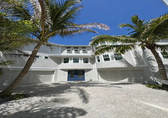 Photo 3 of Single family home for sale at 112 11th Street S, Bradenton Beach, FL 34217 | MLS# A4660710 | Listing updated on 2026-06-25