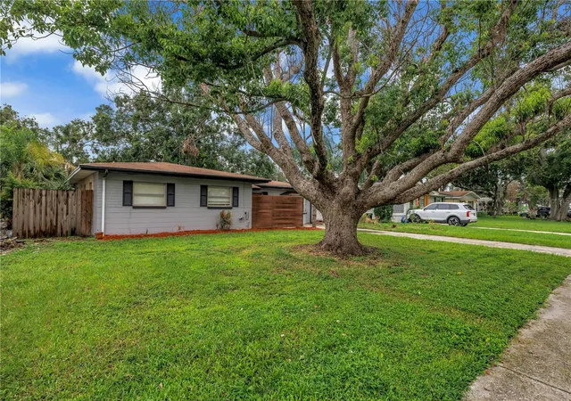 Homes for sale in Tampa, FL | 4708 W Coachman Ave, Tampa, FL 33611 | MLS# TB8413243