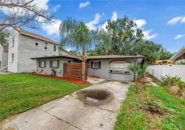 Homes for sale in Tampa, FL | 4708 W Coachman Ave, Tampa, FL 33611 | MLS# TB8413243