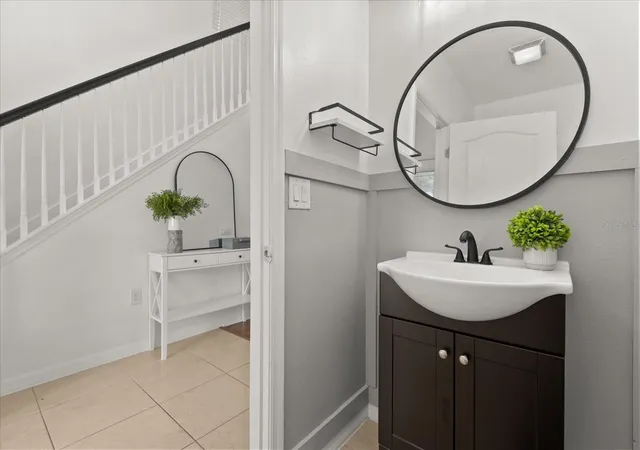 Photo 4 of Single family home for sale at 3597 Umbrella Ct, Tavares, FL 32778 | MLS# O6332490 | Listing updated on 2026-08-31