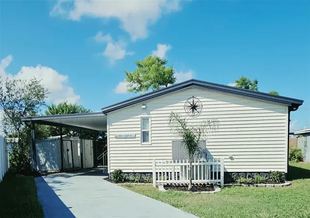 Photo 3 of Manufactured home for sale at 13147 Cabin Ct, Hudson, FL 34667 | MLS# TB8413507 | Listing updated on 2026-08-13