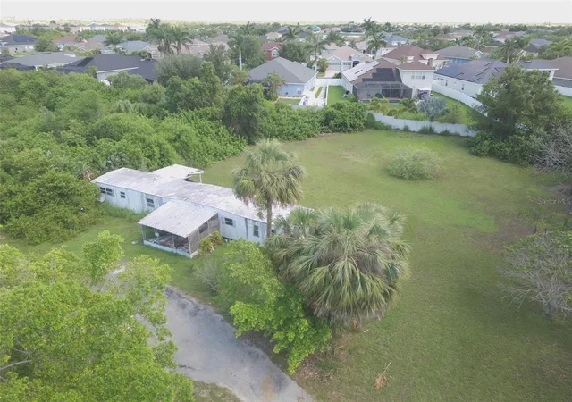 3rd image of 1603 W Shell Point Rd, Ruskin, FL 33570 | MLS# TB8413715