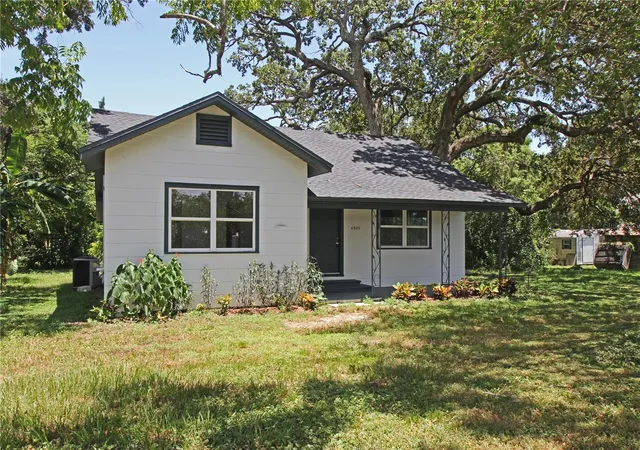 Homes for sale in Mulberry, FL | 4925 Magnolia Ave, Mulberry, FL 33860 | MLS# L4954920