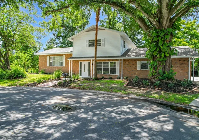 Photo 3 of Single family home for sale at 1631 Monterey Ln, Lakeland, FL 33813 | MLS# L4954921 | Listing updated on 2026-09-24