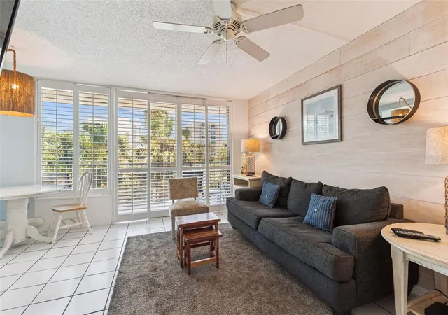 4th image of 800 Bayway Blvd, CLEARWATER, FL 33767