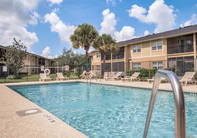 4th image of 2401 Barley Club Ct #2, Orlando, FL 32837 | MLS# G5100417