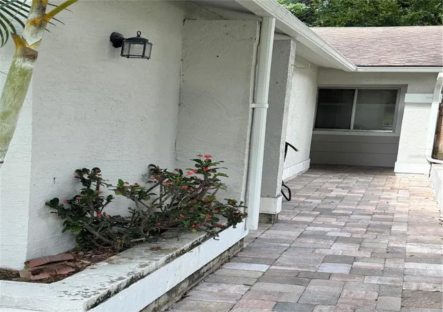 Photo 2 of Sale Pending at 7237 Harbor Heights Cir, Orlando, FL 32835 | MLS# O6333014 | Listing updated on 2026-09-01