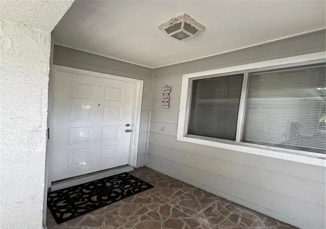 Photo 3 of Sale Pending at 7237 Harbor Heights Cir, Orlando, FL 32835 | MLS# O6333014 | Listing updated on 2026-09-01
