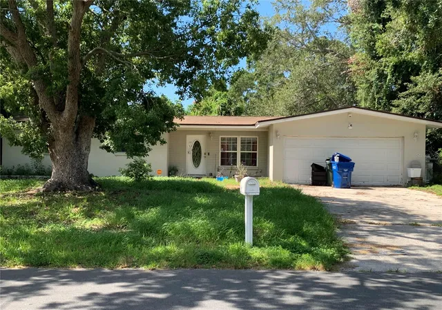 Photo 3 of Sale Pending at 13634 Twig Ter, Largo, FL 33774 | MLS# TB8414216 | Listing updated on 2026-07-21