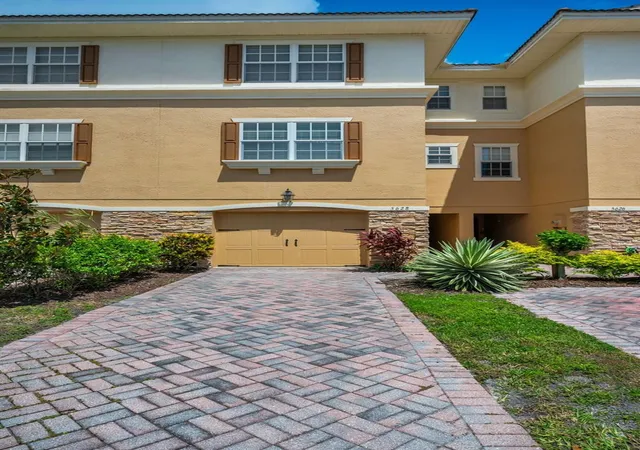 Photo 2 of Townhouse for sale at 5628 Sea Turtle Ct, New Port Richey, FL 34652 | MLS# W7877910 | Listing updated on 2026-08-25