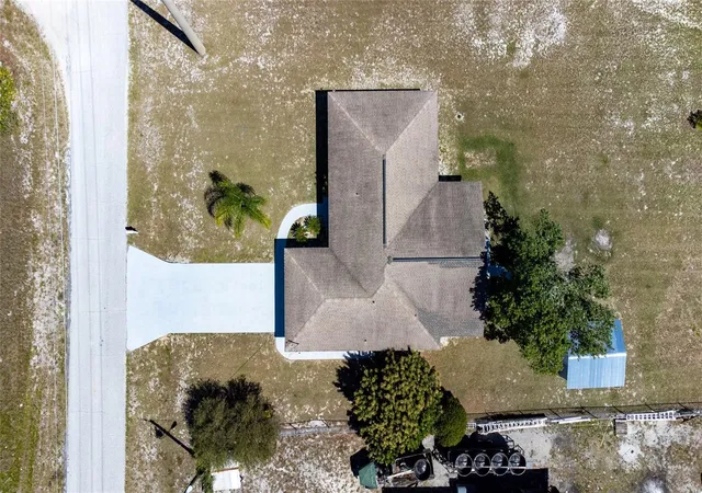 2nd image of 52 N York Rd, Avon Park, FL 33825 | MLS# O6333385