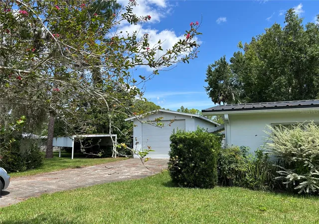 3rd image of 24121 Armadillo Rd, Astor, FL 32102 | MLS# R4909732