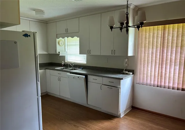 5th image of 24121 Armadillo Rd, Astor, FL 32102 | MLS# R4909732