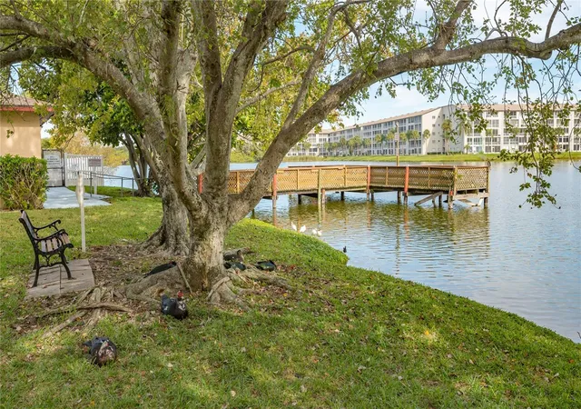 2nd image of 4130 Heron Wy, BRADENTON, FL 34205