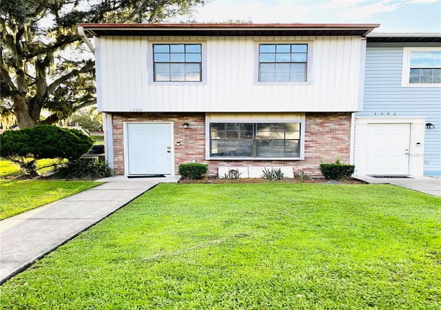 Photo 1 of Townhouse for sale at 1420 Ridge Lake Ct, Lakeland, FL 33801 | MLS# W7877928 | Listing updated on 2026-07-28