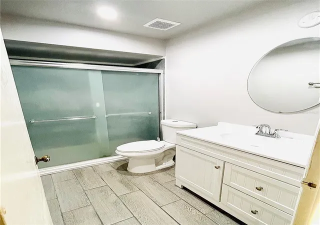 Photo 3 of Townhouse for sale at 1420 Ridge Lake Ct, Lakeland, FL 33801 | MLS# W7877928 | Listing updated on 2026-07-28