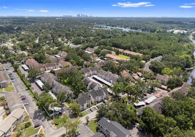 2nd image of 7832 Niagara Ave, TAMPA, FL 33617