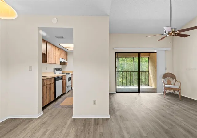4th image of 7832 Niagara Ave, TAMPA, FL 33617