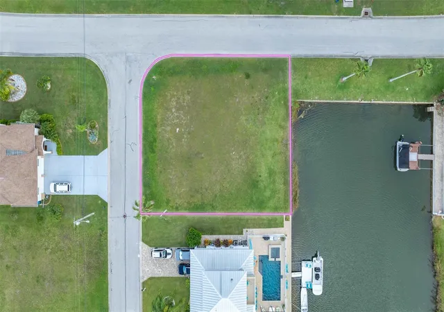 Homes for sale in Hernando Beach, FL | 4066 Croaker Dr, Hernando Beach, FL 34607 | MLS# TB8414749