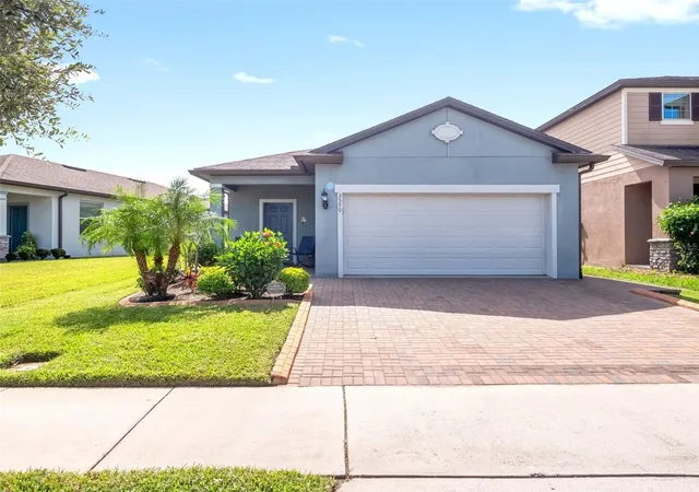 Photo 3 of Single family home for sale at 3570 Southern Cross Loop, Kissimmee, FL 34744 | MLS# O6333789 | Listing updated on 2026-09-04