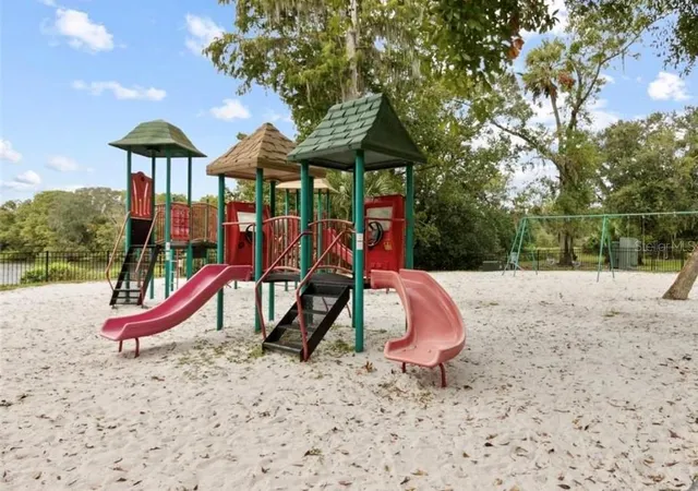 Homes for sale in Winter Springs, FL | 30 Moree Loop, Winter Springs, FL 32708 | Houzeo