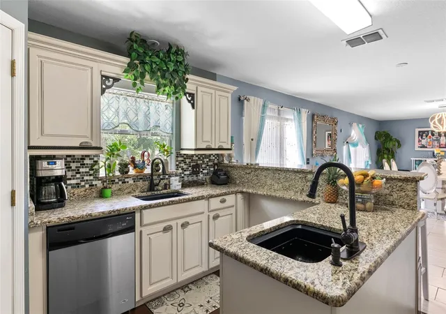 3rd image of 132 Vista View Ave, Eagle Lake, FL 33839 | MLS# P4935833