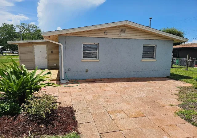 Homes for sale in Palmetto, FL | 2704 12th St W, Palmetto, FL 34221 | MLS# A4661331