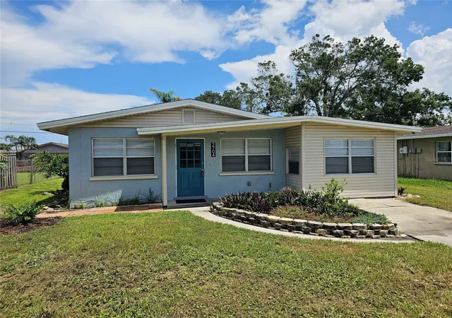Homes for sale in Palmetto, FL | 2704 12th St W, Palmetto, FL 34221 | MLS# A4661331