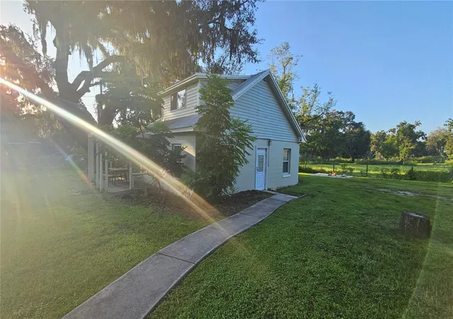 1st image of 13603 E 92 Hwy, Dover, FL 33527 | MLS# TB8415193