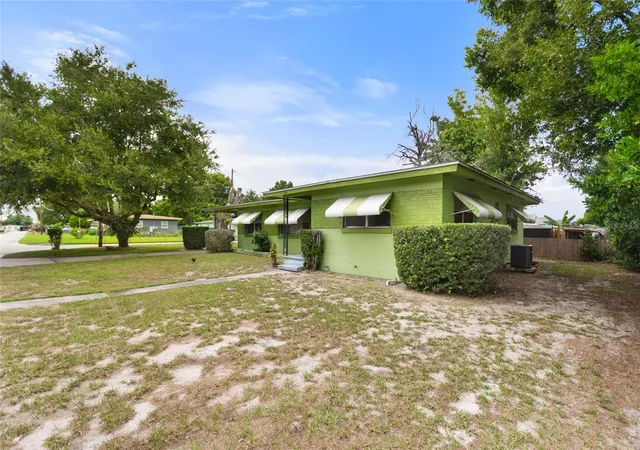 3rd image of 601 Avenue U Ne, Winter Haven, FL 33881 | MLS# P4935845