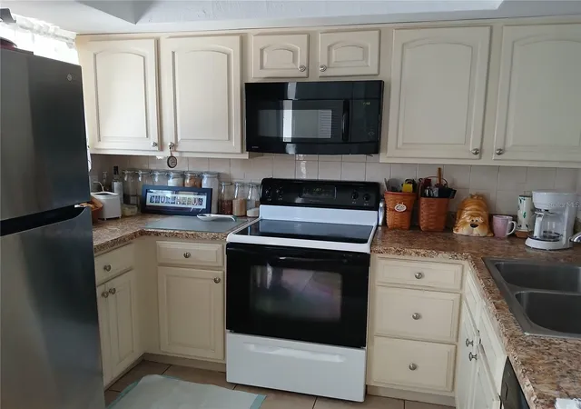 Photo 3 of Sale Pending at 4328 Sussex St, Holiday, FL 34691 | MLS# TB8415535 | Listing updated on 2026-02-23