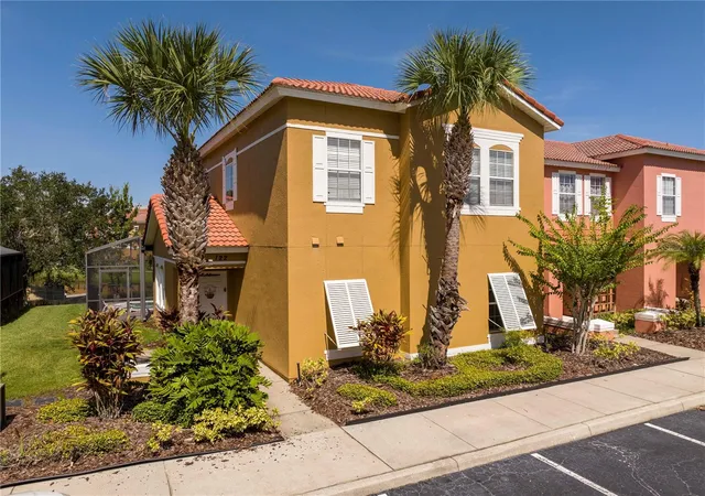 Photo 3 of Townhouse for sale at 122 Pompano Beach Dr, Kissimmee, FL 34746 | MLS# O6334464 | Listing updated on 2026-08-21