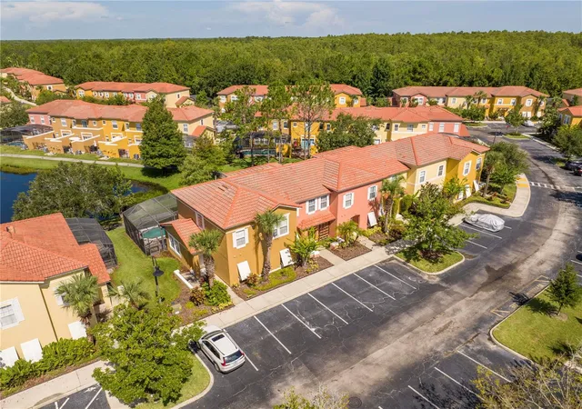 Photo 3 of Townhouse for sale at 122 Pompano Beach Dr, Kissimmee, FL 34746 | MLS# O6334464 | Listing updated on 2026-08-21