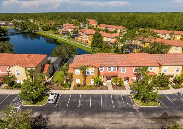 Photo 4 of Townhouse for sale at 122 Pompano Beach Dr, Kissimmee, FL 34746 | MLS# O6334464 | Listing updated on 2026-08-21