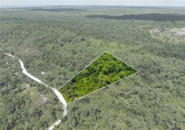 3rd image of 2641 Bear Run S, Frostproof, FL 33843 | MLS# S5132407