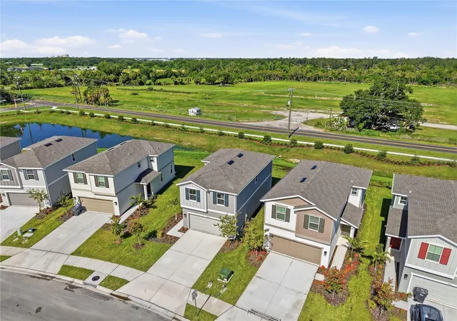 Homes for sale in Palmetto, FL | 2419 29Th Ln E, Palmetto, FL 34221 | MLS# S5132409