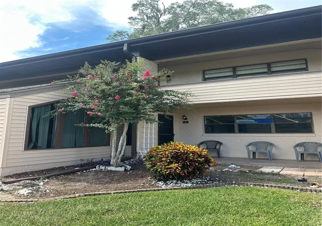 2nd image of 2415 Ne 7Th St #2, Ocala, FL 34470 | MLS# OM707247