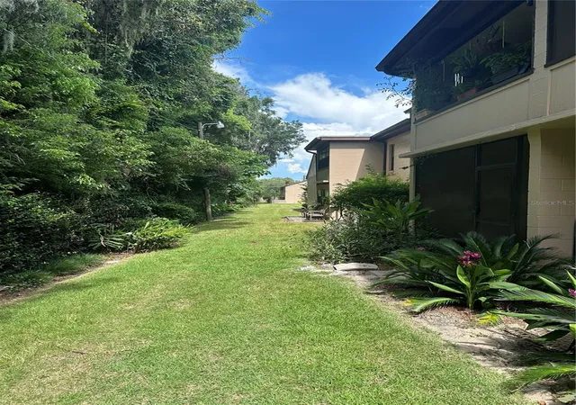 4th image of 2415 Ne 7Th St #2, Ocala, FL 34470 | MLS# OM707247