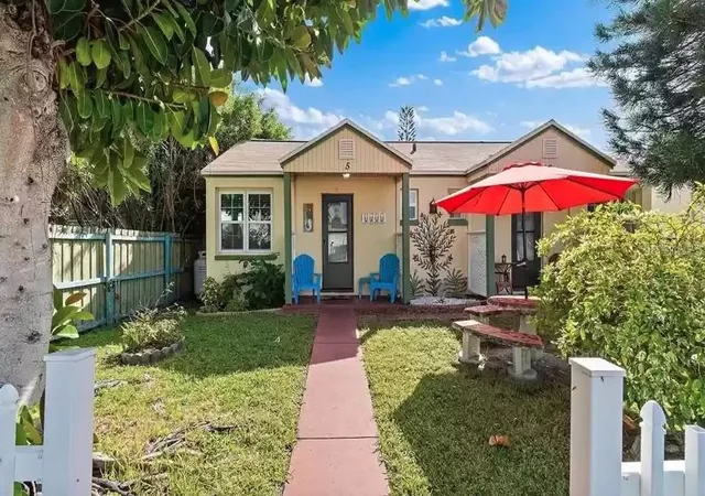 Homes for sale in Madeira Beach, FL | 14141 Gulf Blvd #5, Madeira Beach, FL 33708 | MLS# TB8416437