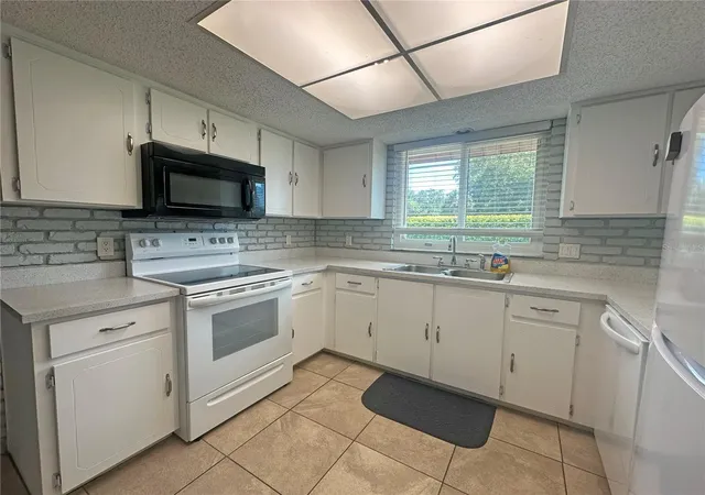 Photo 4 of Townhouse for sale at 232 N Ridgewood Ave #3A, Edgewater, FL 32132 | MLS# NS1085709 | Listing updated on 2026-08-26