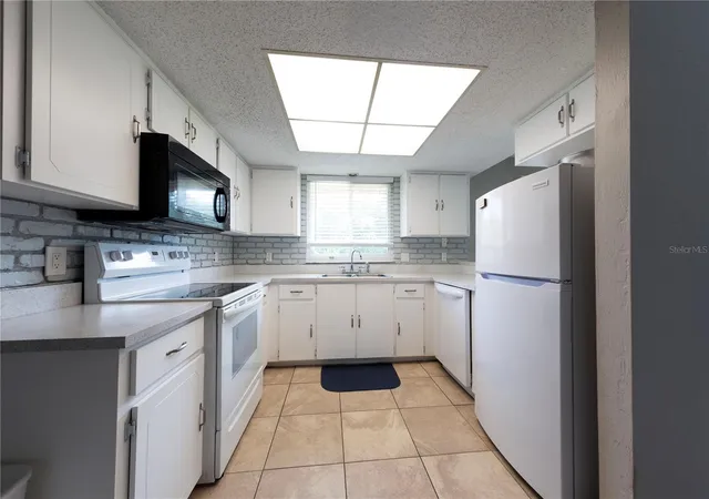Photo 5 of Townhouse for sale at 232 N Ridgewood Ave #3A, Edgewater, FL 32132 | MLS# NS1085709 | Listing updated on 2026-08-26