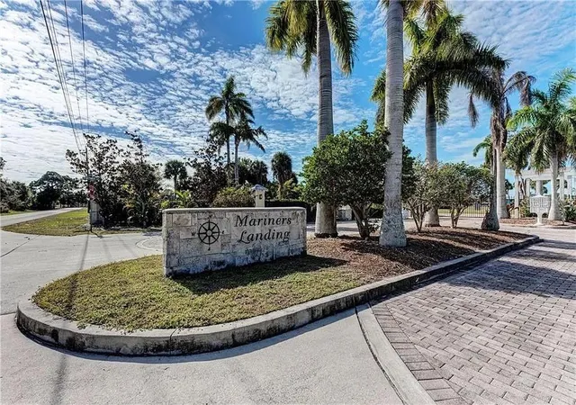 2nd image of 6801 Portside Ln, Englewood, FL 34223 | MLS# A4661790
