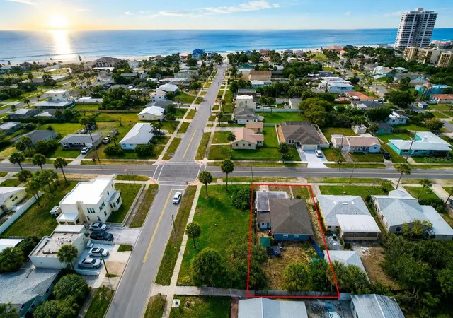 1st image of 1517 N Grandview Ave, Daytona Beach, FL 32118 | MLS# O6335487